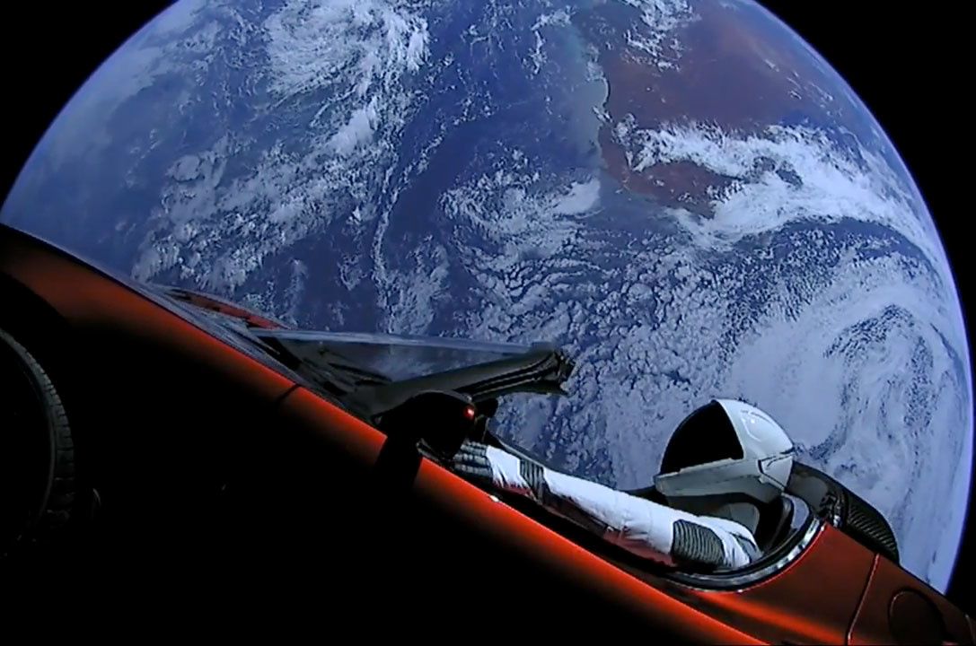 đđ Elon Musks Tesla Roadster - Starman - har nĂ„tt Mars