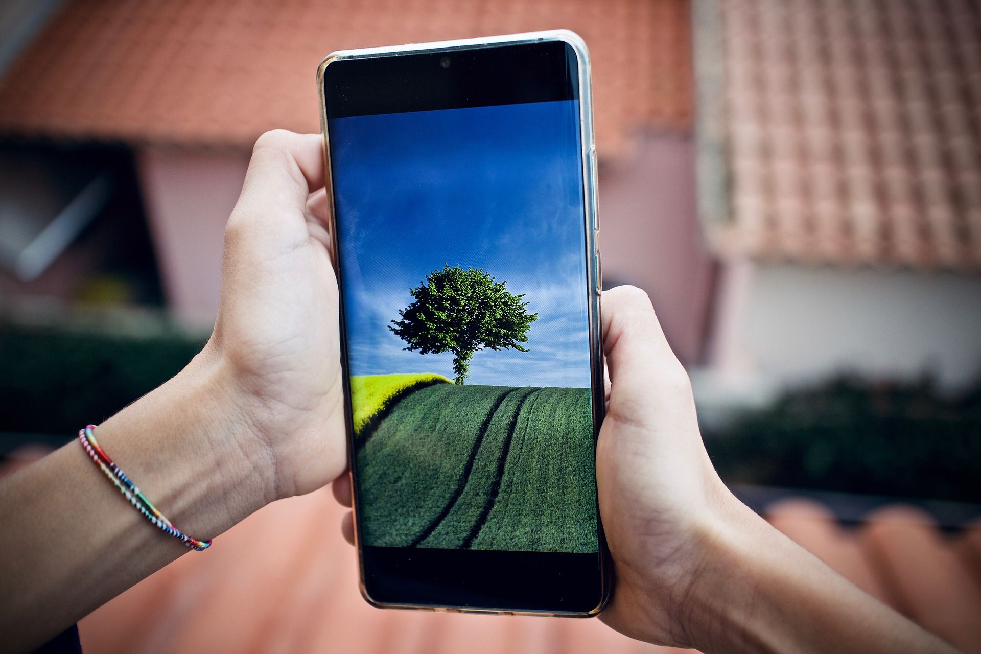 đ AI kan automatiskt beskriva bilder för blinda och synskadade
