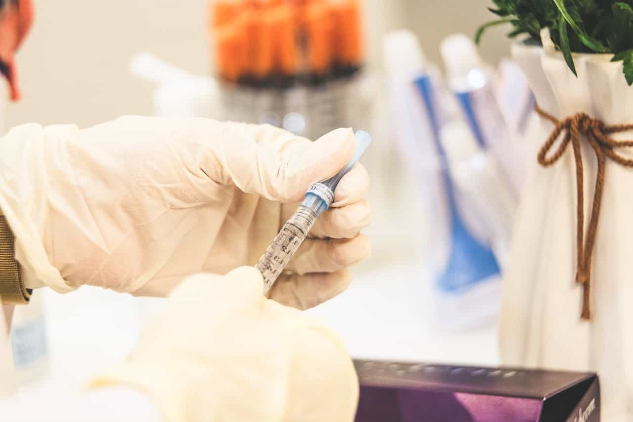đ Vaccin mot Covid-19 Ă€r 90% effektivt visar tidig analys