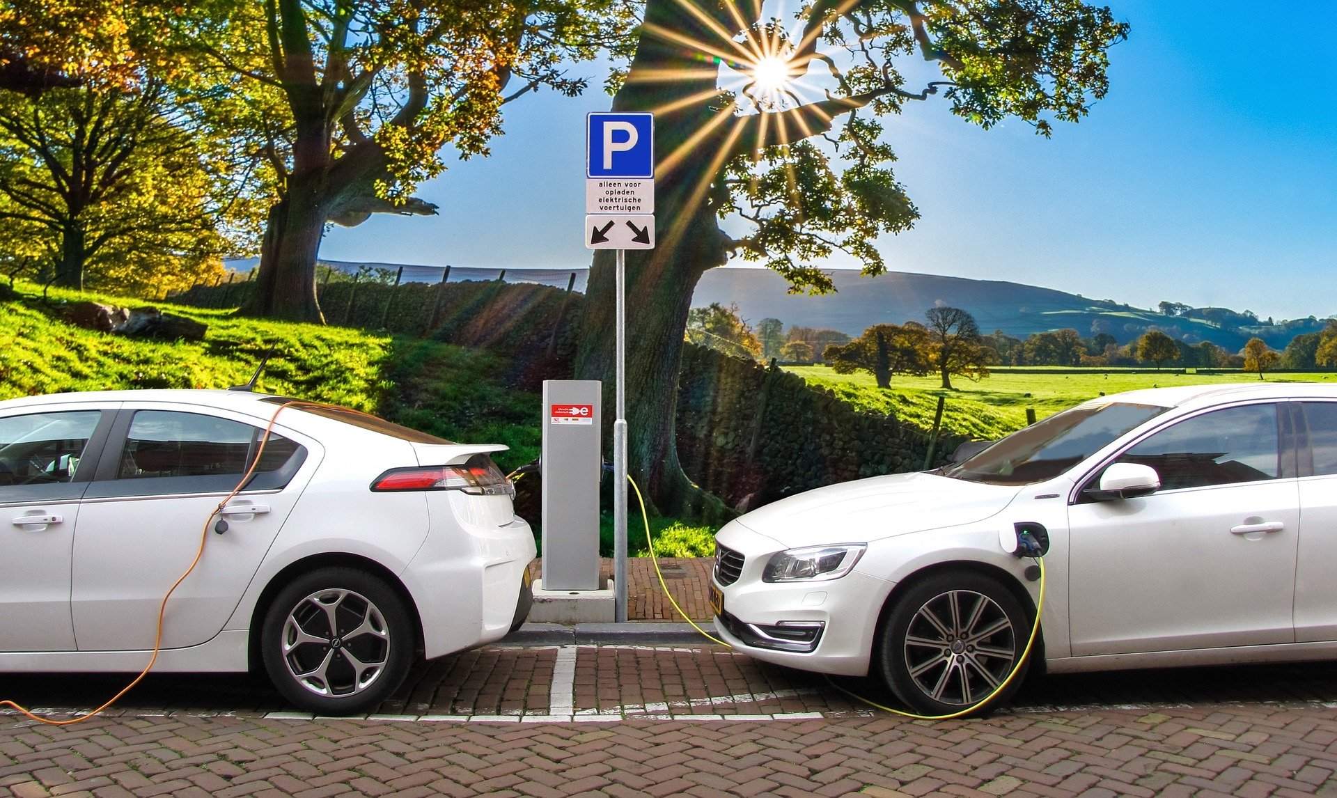 đ Priset pĂ„ batterier till elfordon har sjunkit med 88 procent pĂ„ tio Ă„r