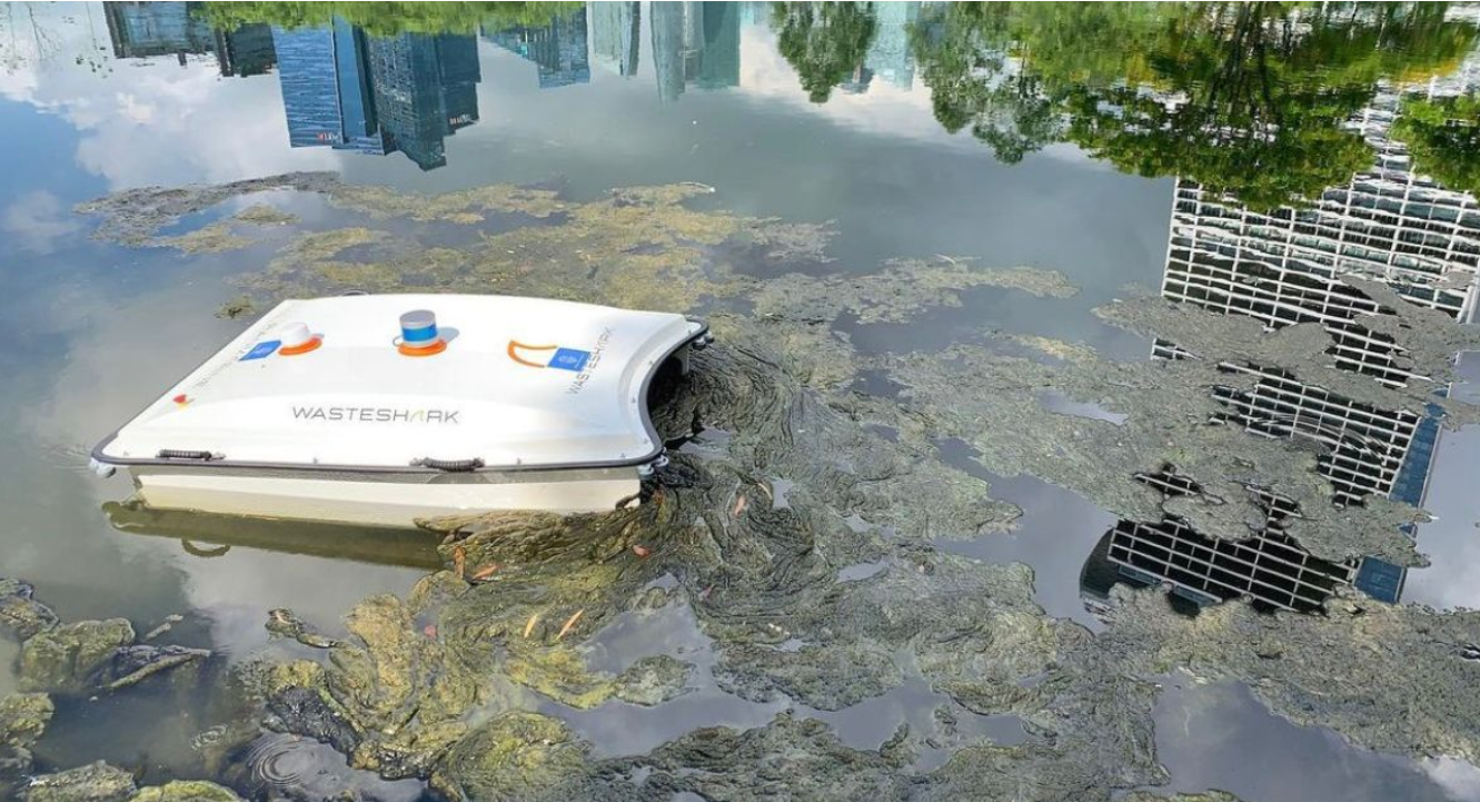 đ
En flytande drönare âĂ€terâ föroreningar innan de kan nĂ„ havet