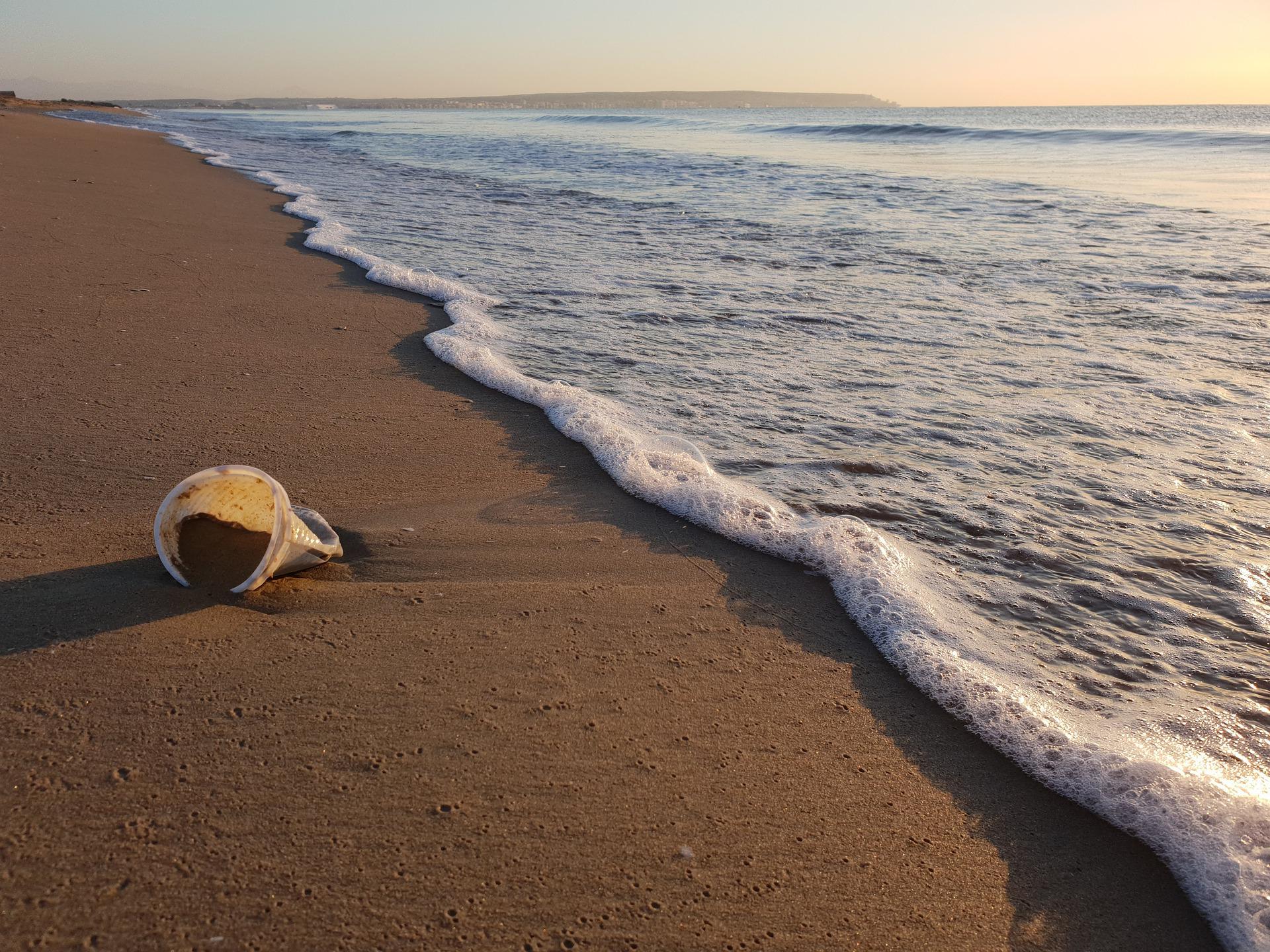 đ„€ PlastskrĂ€pet pĂ„ strĂ€nderna i Australien har minskat med nĂ€stan en tredjedel