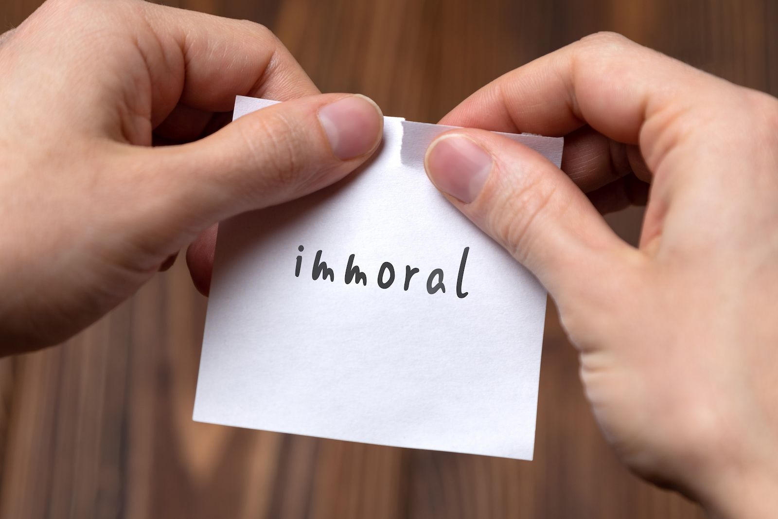 đ§ Ny studie: Inte sĂ€mre moral i samhĂ€llet (men det tror folk)