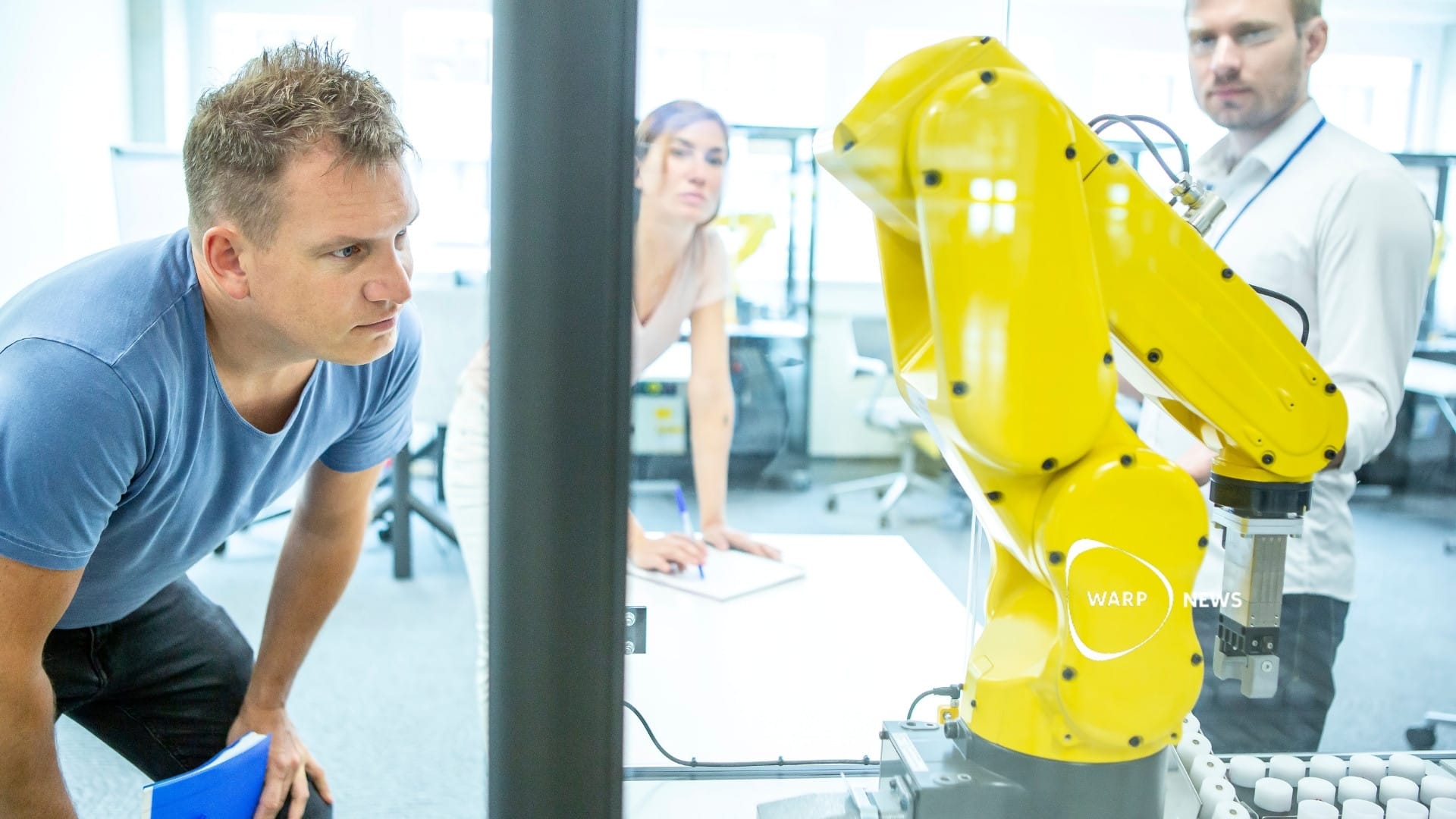 đŠŸ Industrirobotar lĂ€r sig nya fĂ€rdigheter pĂ„ egen hand