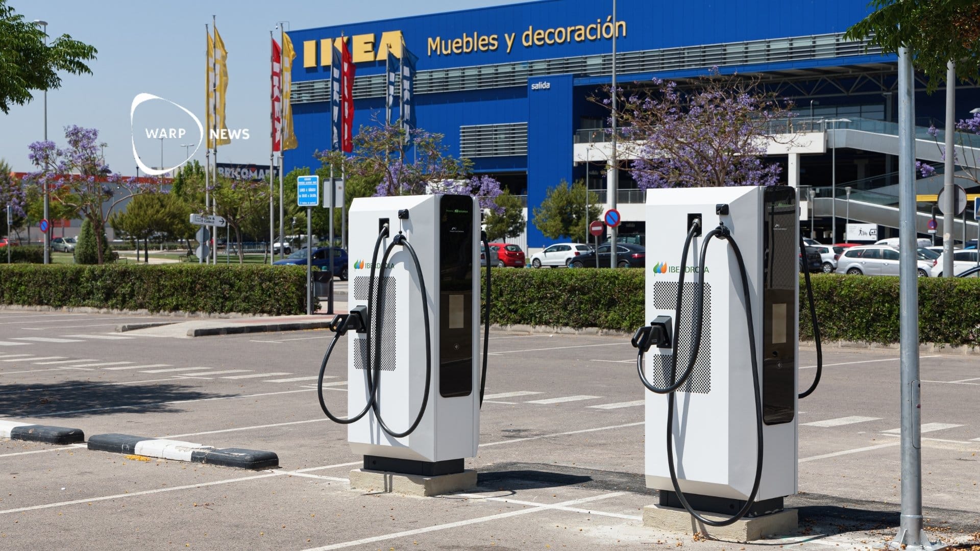 đ Butiker har börjat tjĂ€na pengar pĂ„ laddstationer för elbilar