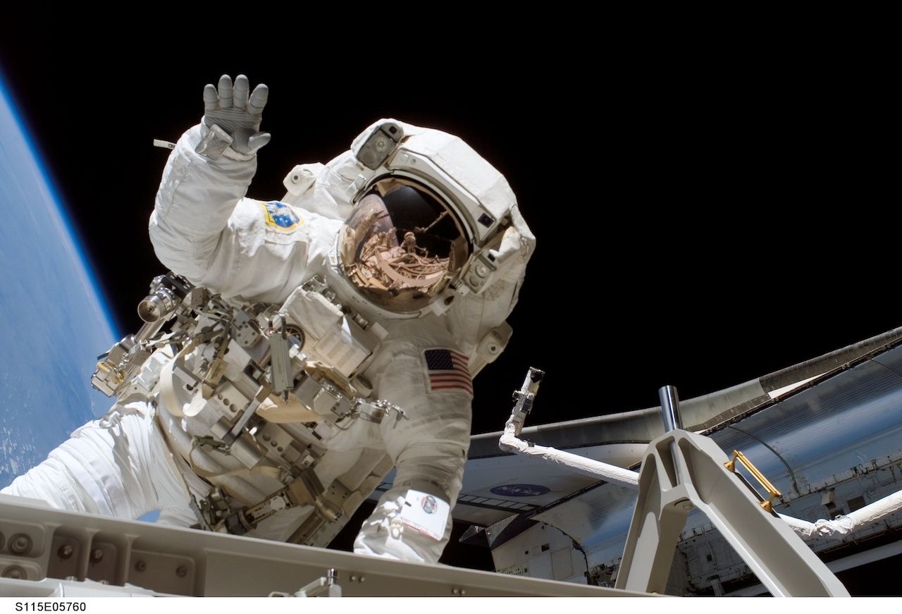 👩🏼‍🚀 Första uppdateringen av Wikipedia från rymden