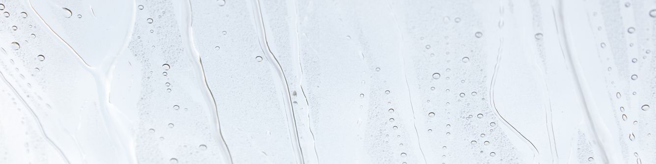 🥇  Ung forskare vinner Google Science Fair - hans metod tar bort åttiosju procent av mikroplaster från vårt vatten